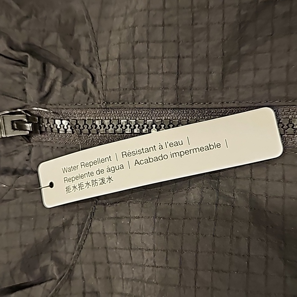 NWT Jordan wind Breaker - Picture 6 of 10